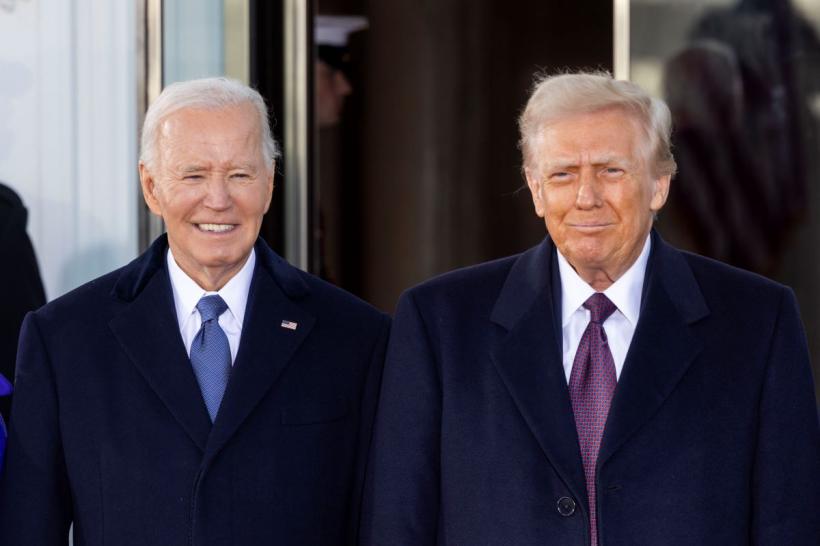 Donald Trump îi mulţumeşte lui Joe Biden pentru &quot;scrisoarea frumoasă&quot; lăsată în Biroul Oval