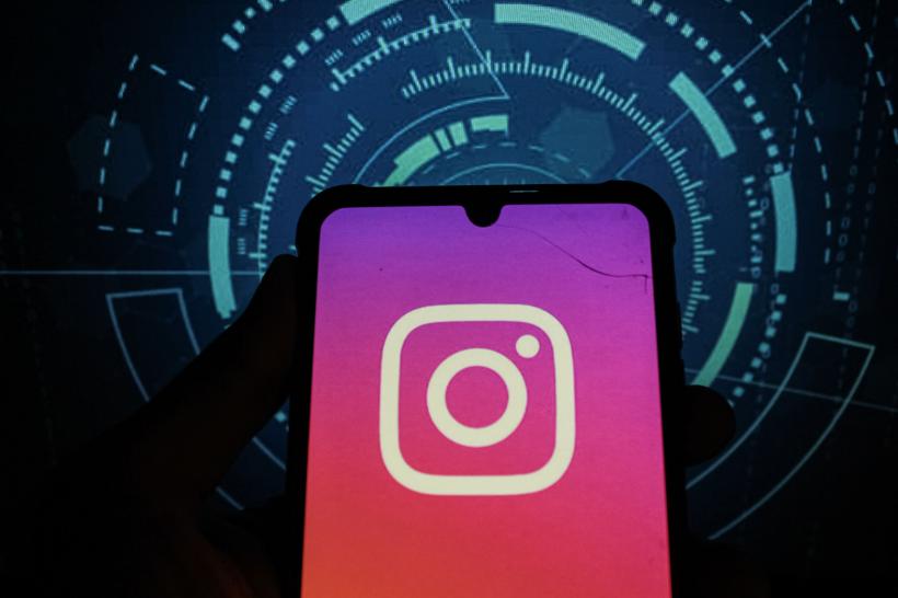 Instagram i-a ascuns pe „democrați”