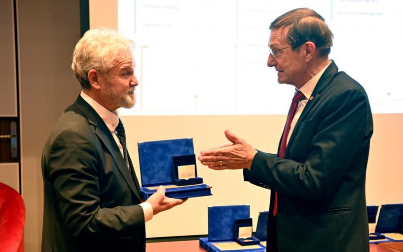 Tezaurul Bibliotecii Academiei Române, pus la adăpost de riscul incendiului