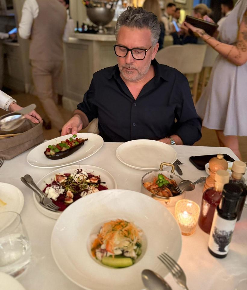 Chef Alexandru Sautner studiază trendurile culinare și în vacanță, alături de familie: „M-am bucurat de experiența gastronomică a acestei destinații” 18937604