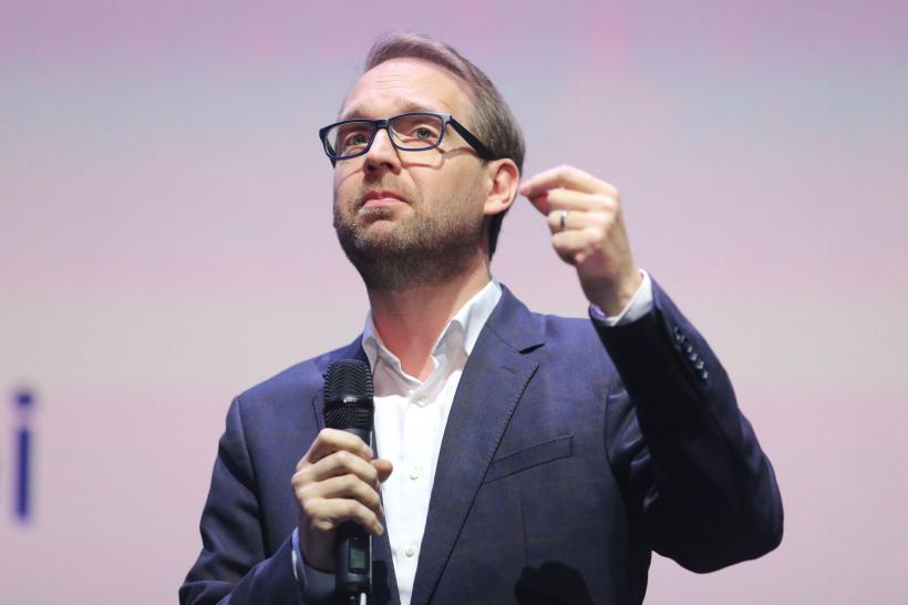 Justiția din România, pentru Dominic Fritz „mumă”, pentru Clotilde Armand și Nicușor Dan „ciumă”