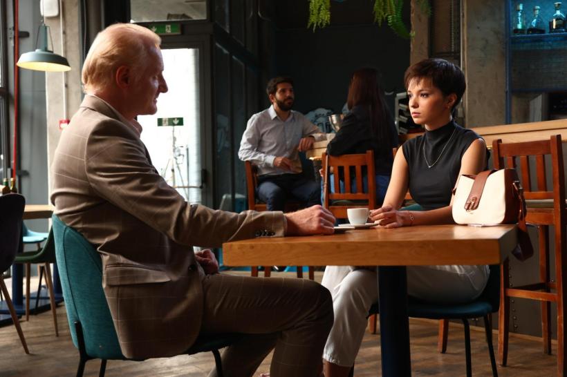 Cele mai noi episoade ale serialului original Ana, Mi-ai fost scrisă în ADN au condus clasamentul audienţelor, pe toate categoriile de public 18937768