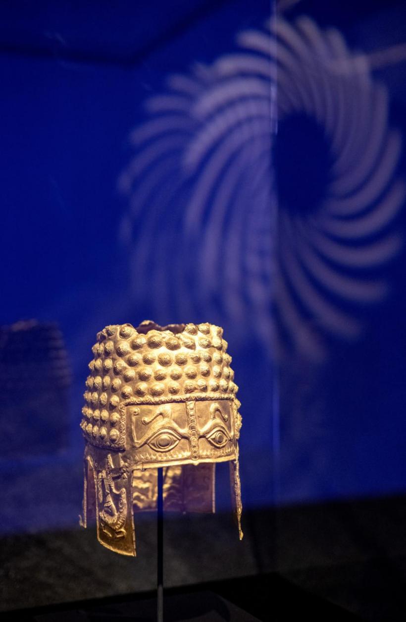 Tezaurul Dacic a dispărut dintr-un muzeu din Olanda: Trei brățări și celebrul coif de Coțofenești au fost furate 18937912