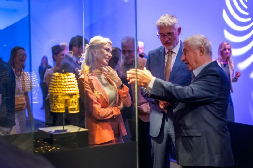 Raluca Turcan se apără în scandalul furtului pieselor de tezaur: Nu ministerul decide conținutul colecțiilor 18937936