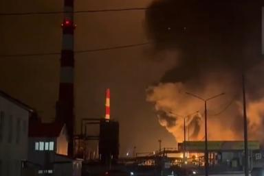 Ucrainenii au atacat una dintre cele mai mari rafinării de petrol din Rusia 18937935