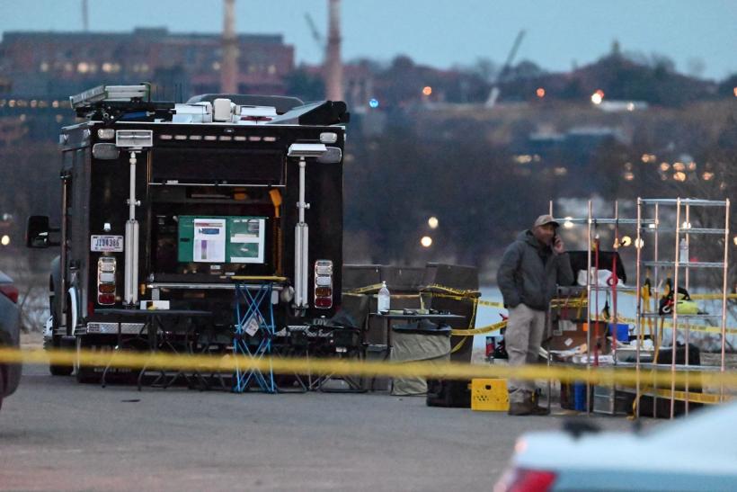 Cutia neagră a elicopterului prăbușit în Washington DC a fost recuperată  18938812