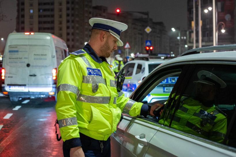 Agent de poliție care a cerut mită să rezolve un dosar pe lângă procuror, trimis în judecată