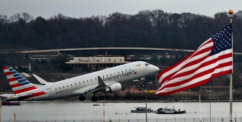 Tragedia aviatică din SUA: Au fost identificate 55 dintre cele 67 de victime ale accidentului dintre un avion de pasageri şi un elicopter militar 18939008
