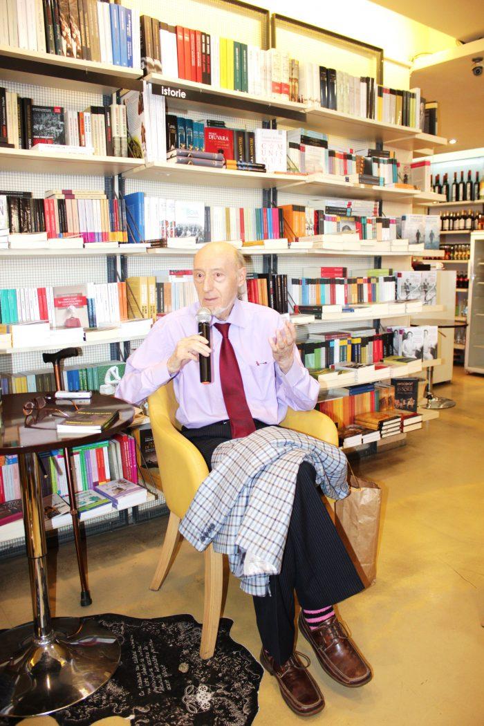 Povestea unui veritabil arhitect al culturii: Constantin Abăluță, poetul tăcerilor discrete