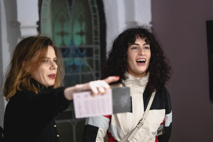 Poeta Svetlana Cârstean în ORAȘUL NEVĂZUT. Ateliere de explorare literară și personală pentru adulți și adolescenți 18939526