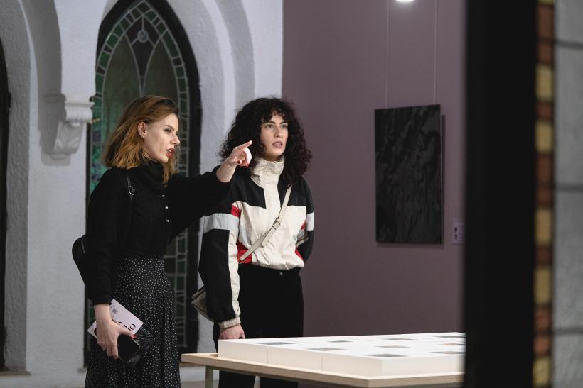 Poeta Svetlana Cârstean în ORAȘUL NEVĂZUT. Ateliere de explorare literară și personală pentru adulți și adolescenți 18939527