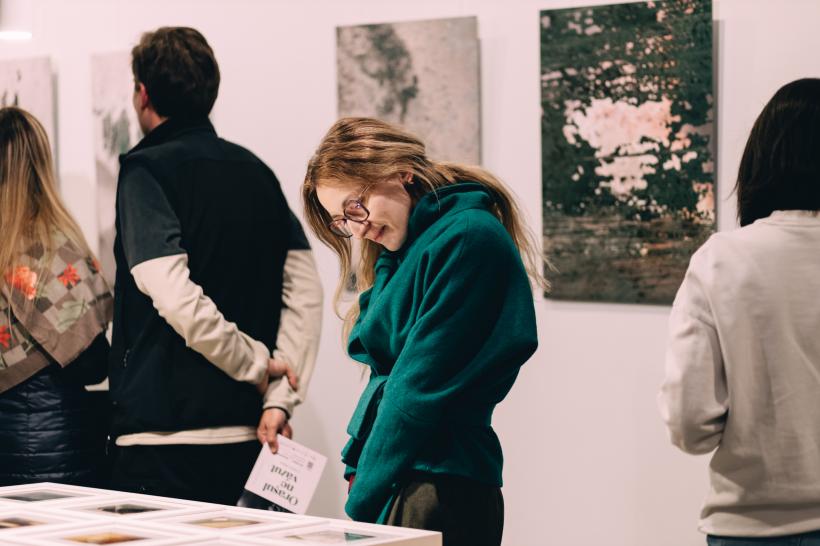 Poeta Svetlana Cârstean în ORAȘUL NEVĂZUT. Ateliere de explorare literară și personală pentru adulți și adolescenți 18939530