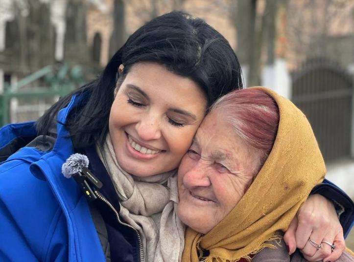 „Cel mai frumos cadou sunt copiii noștri” – Lavinia Șandru și-a serbat ziua de naștere printre oameni, în inima României reale 18939701