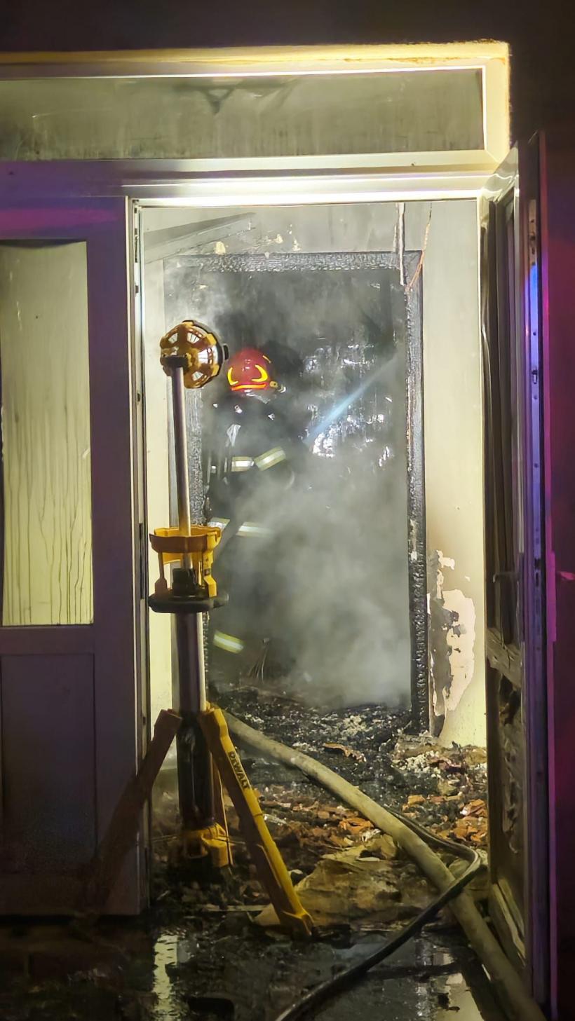 Arde o biserică din județul Bihor 18939901