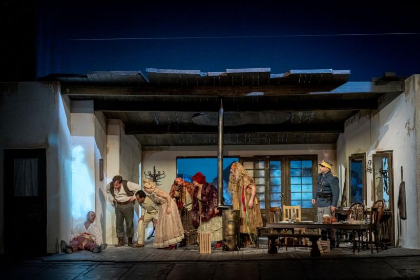 Eveniment excepțional la Sala Mare a Naționalului ieșean: premiera „Dʼale carnavalului” de I.L. Caragiale, în regia lui Claudiu Goga