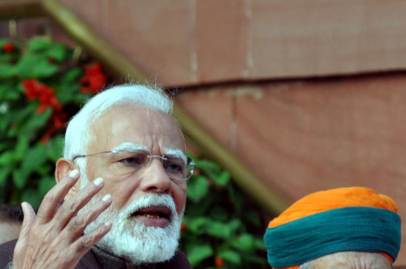 Modi se va întâlni cu Trump. India ar putea cumpăra vehicule de luptă fabricate în SUA