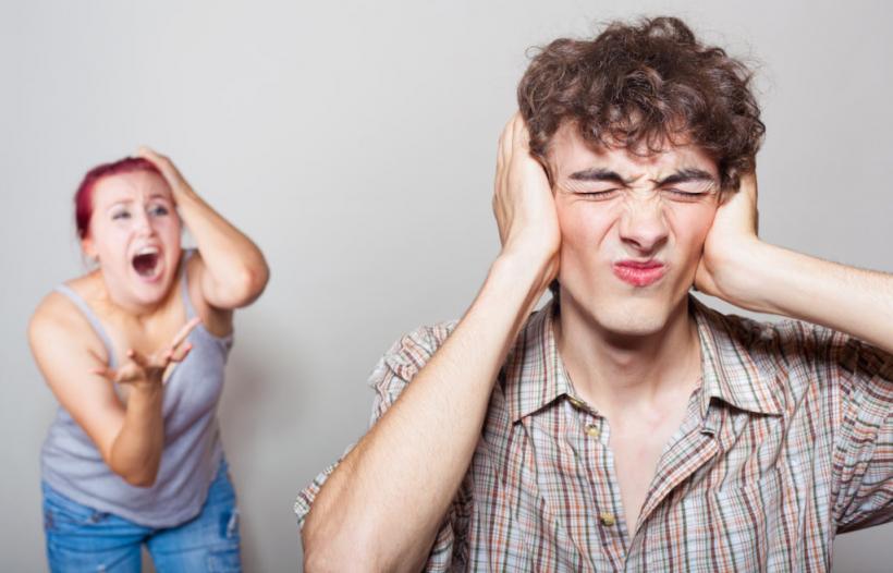 Fețele tăcerii: Cum ne protejează creierul de momentele stânjenitoare 18940126