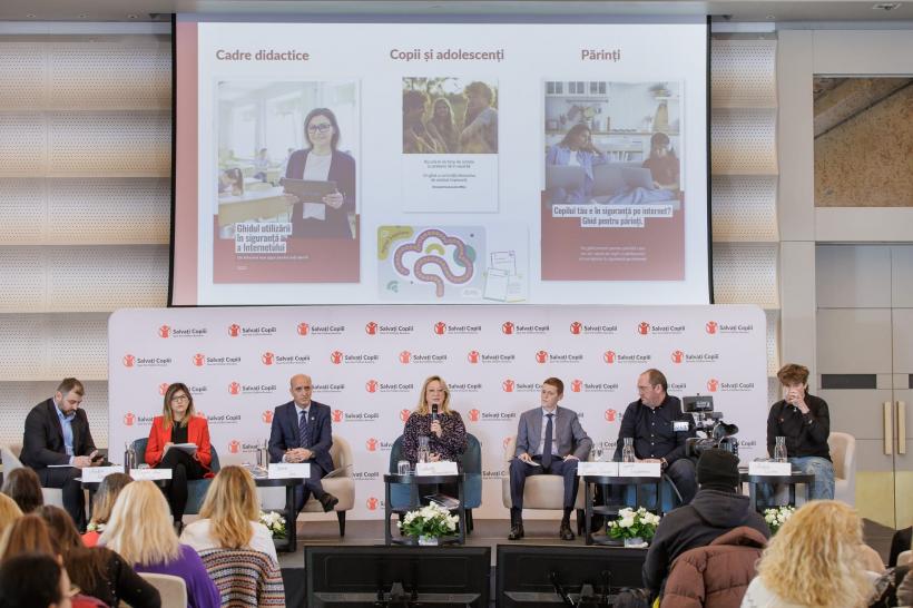 Se propun ore de educație pentru internet în școli. Jumătate din copiii României sunt atacați online 18940293