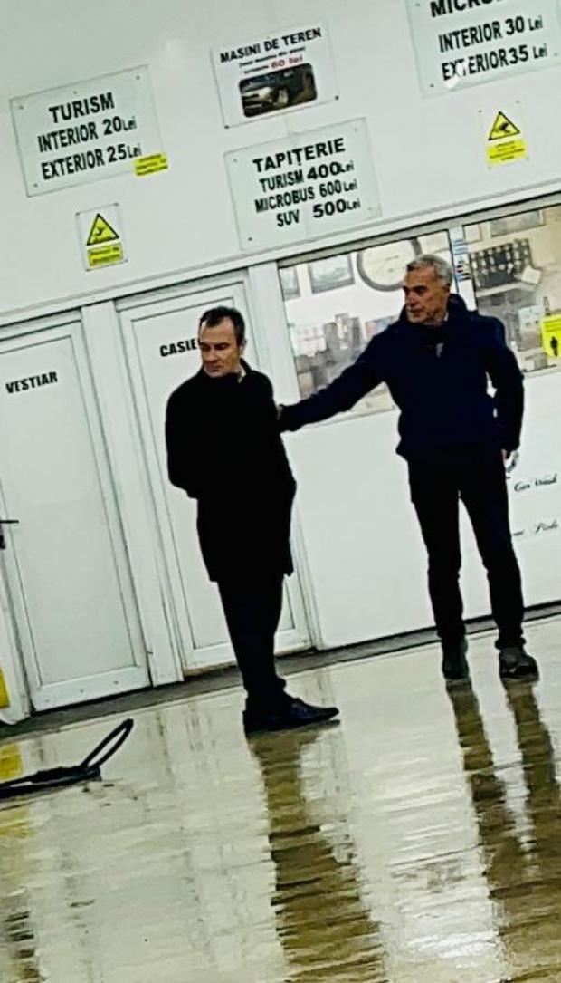 Rețeta banilor din campania lui Călin Georgescu. De la „zero lei”, la clipuri făcute „după orele de program” și la donații care au ocolit legea electorală 18940469