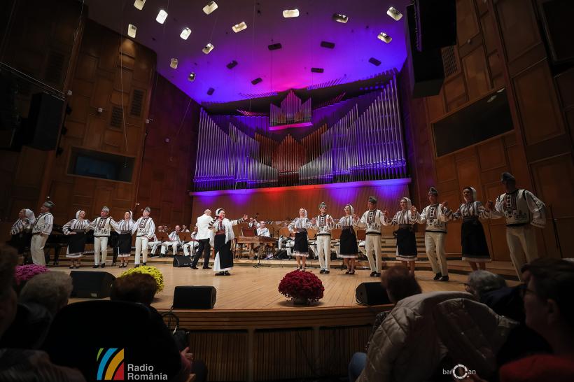 „DRAGOBETELE SĂRUTĂ FETELE” la Sala Radio 18940363