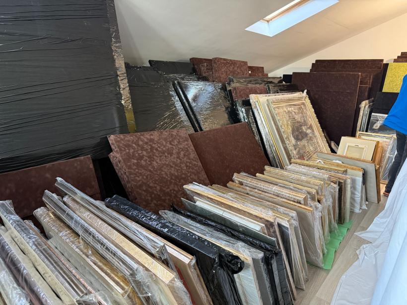 Ce au găsit procurorii acasă la generalul Zisu: Peste 2.000 de tablouri din registrele MApN și ceasuri de lux 18940757