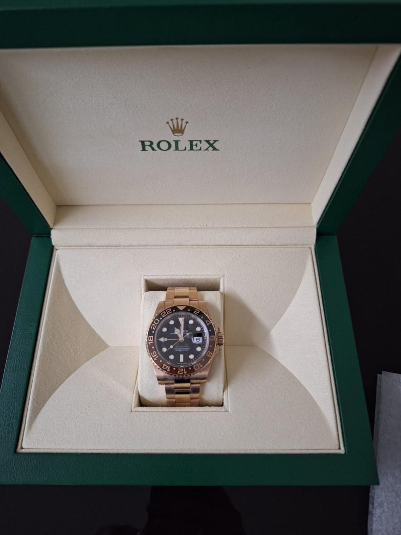 Ce au găsit procurorii acasă la generalul Zisu: Peste 2.000 de tablouri din registrele MApN și ceasuri de lux 18940758