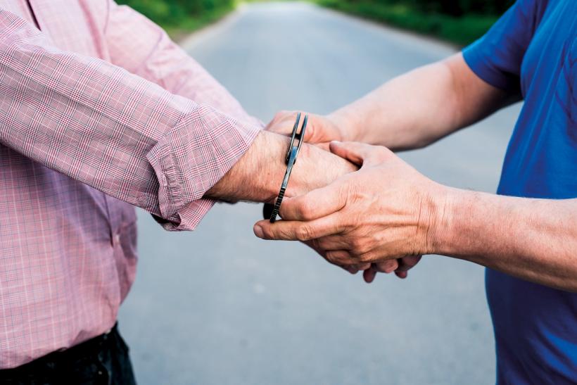 American reținut pe aeroportul din Moscova. În bagaj au fost găsite bomboane cu canabis