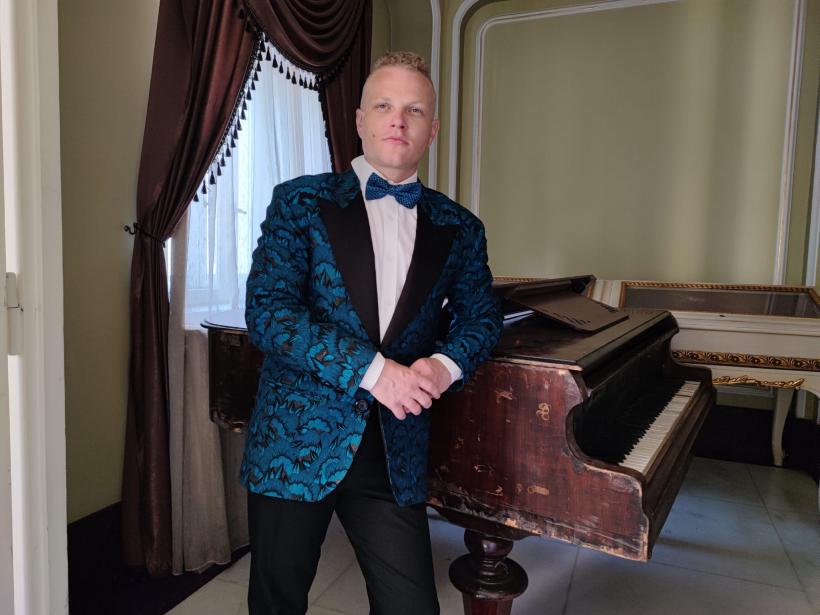 Tenorul Ştefan von Korch din nou pe scena Operei Naţionale din Iaşi pe 16 martie în “Văduva veselă 2.0” regizată de Andrei Şerban 18940947