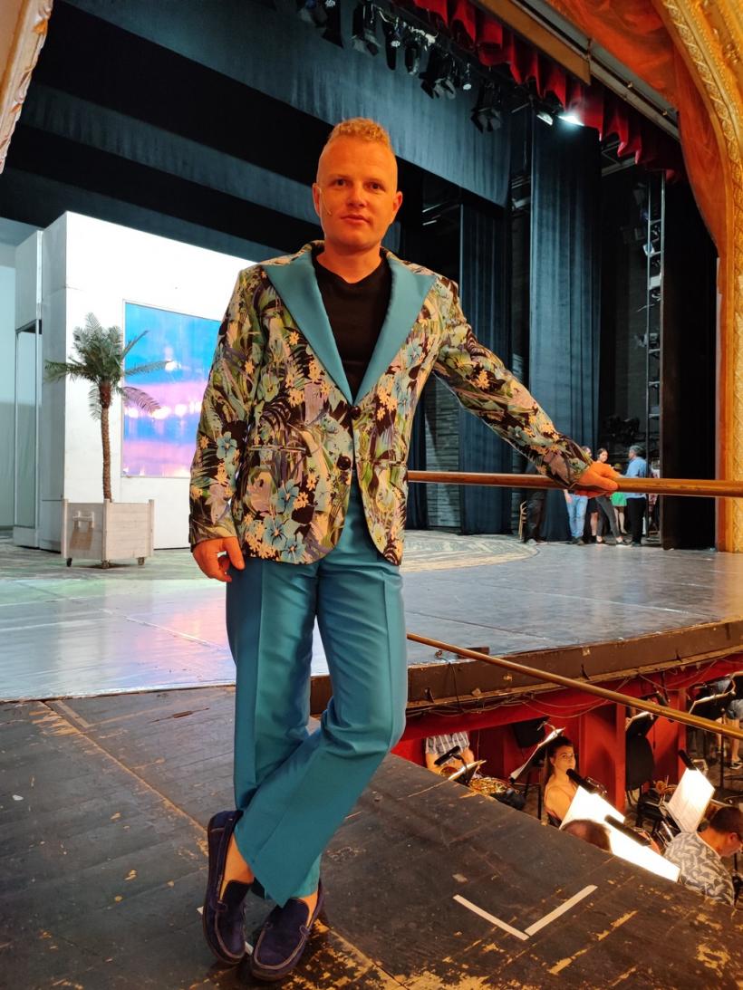 Tenorul Ştefan von Korch din nou pe scena Operei Naţionale din Iaşi pe 16 martie în “Văduva veselă 2.0” regizată de Andrei Şerban 18940948