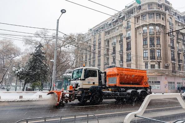 Nicușor Dan: Solicit primarilor de sector să mobilizeze operatorii de salubrizare 18941012