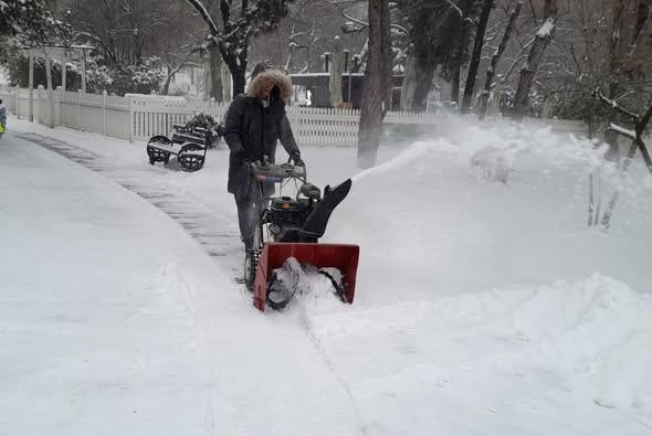 Nicușor Dan: Solicit primarilor de sector să mobilizeze operatorii de salubrizare 18941013