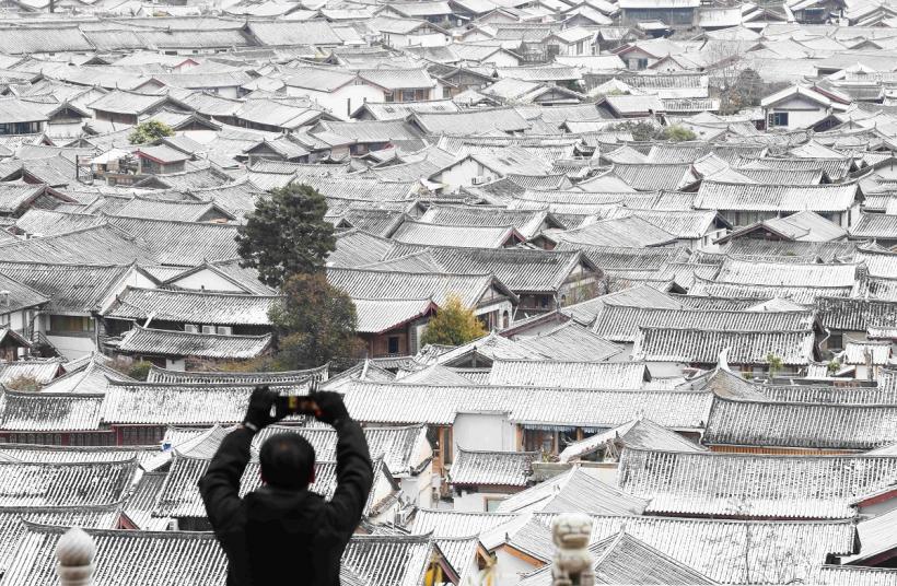 Goana după turiști. Autoritățile dintr-o localitate turistică din China au folosit vată pentru a înlocui zăpada 18941144