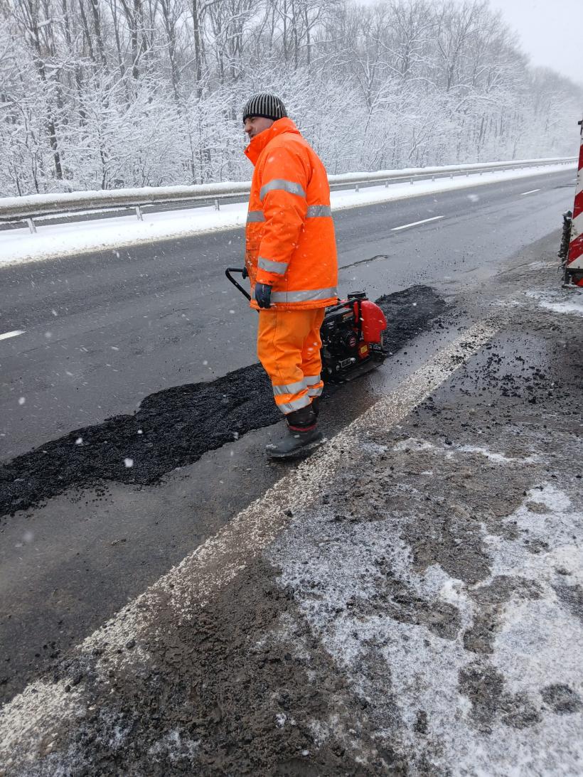 Cratere uriașe în șosele, după o singură lună de Schengen 18941246