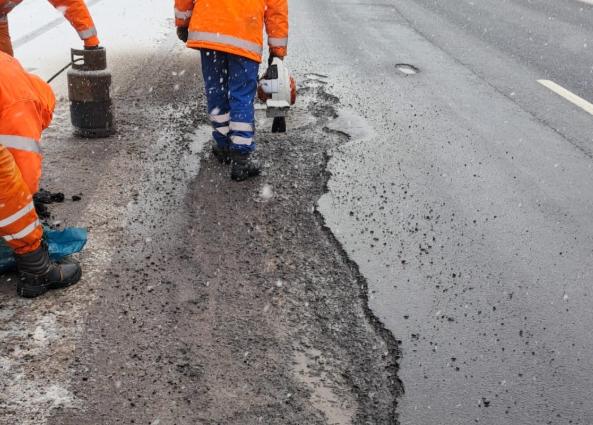 Cratere uriașe în șosele, după o singură lună de Schengen 18941306