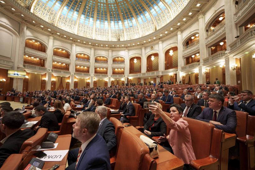 Un sfert din parlamentarii României au în posesie personală comori de peste 6 milioane de euro 18941276