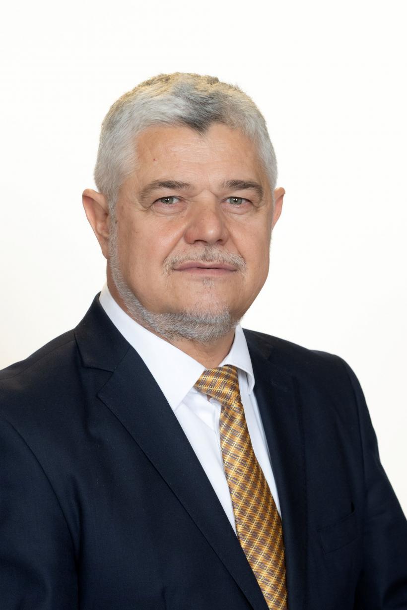 Un sfert din parlamentarii României au în posesie personală comori de peste 6 milioane de euro 18941278