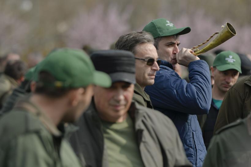 Guvernul bagă drujba în bonusurile Romsilva