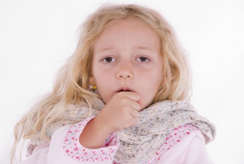 Sfaturi pentru părinți. Ce trebuie să știi despre virusul care provocă infecții respiratorii la copii