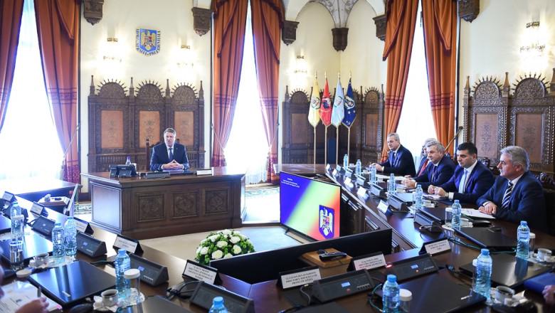 Ce șanse are Georgescu să se ducă după Șoșoacă? Președintele CCR dă semnalul că la prezidențiale nu sunt excluse „epurări” 18941503