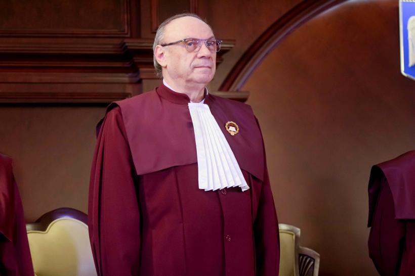 Ce șanse are Georgescu să se ducă după Șoșoacă? Președintele CCR dă semnalul că la prezidențiale nu sunt excluse „epurări” 18941504