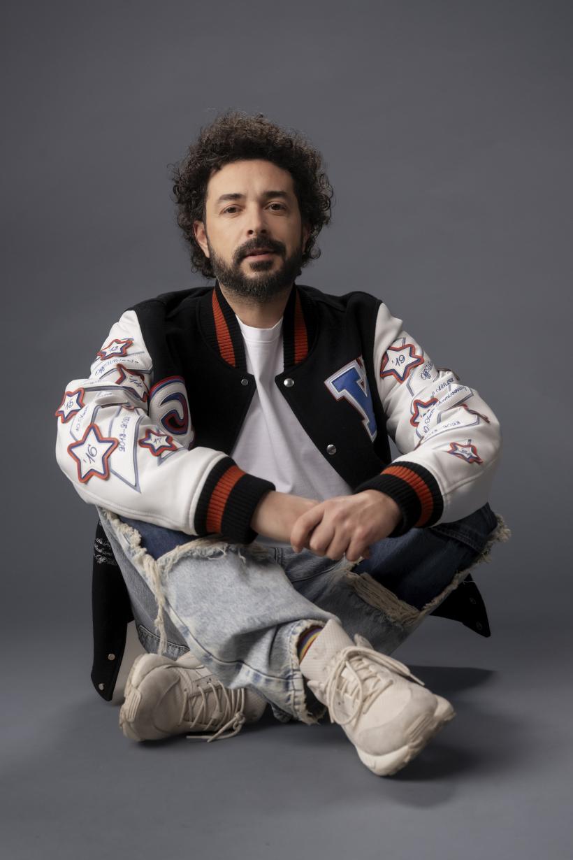 Marius Moga și trupa The Pipers, de la X Factor, semnează piesa Flex de pe coloana sonoră a filmului românesc Mentorii 18941425