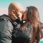 Actorul din celebra serie Netflix "Wednesday" și-a cerut iubita română în căsătorie 18941862