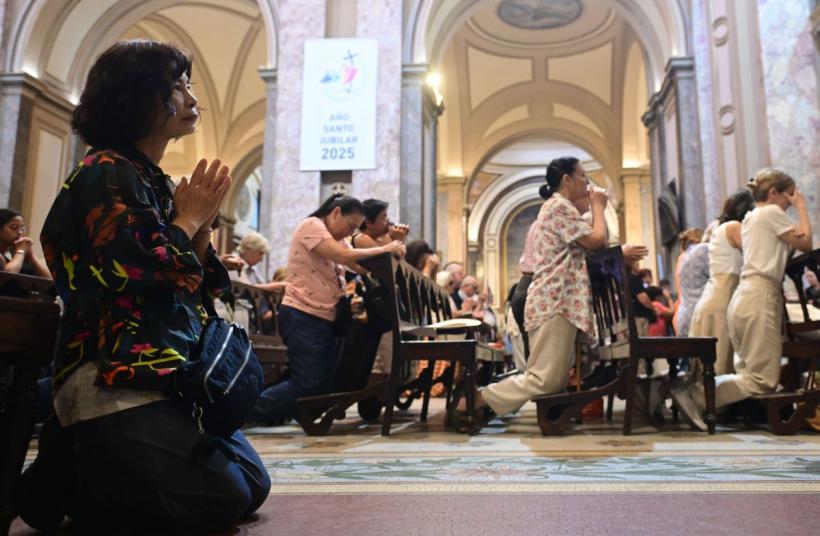 Papa Francisc, în stare critică. Argentina se roagă pentru „fiul său” 18942016