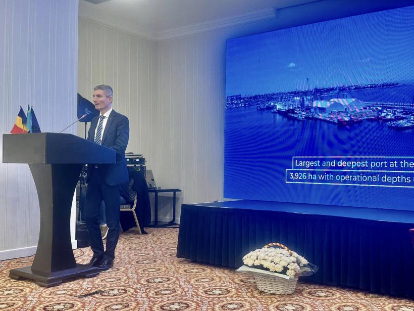 Al doilea lot de reținuți în rețeaua de corupție din Portul Constanța. Printre ei, și un fost deputat