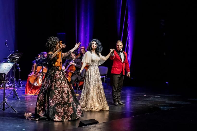 Operetta Love Story –  emoţia iubirii portretizată de Ştefan von Korch şi Oana Şerban în aplauze la scenă deschisă 18941629