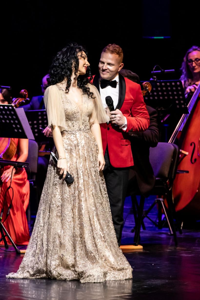 Operetta Love Story –  emoţia iubirii portretizată de Ştefan von Korch şi Oana Şerban în aplauze la scenă deschisă 18941634