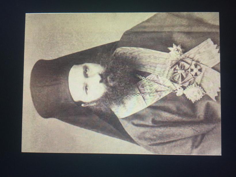 De ce spun oltenii sicriului tron 18942304