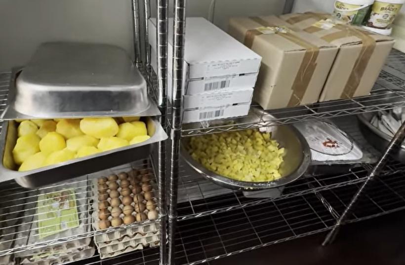 Protecția Consumatorilor a descins la Cantina din Regie. Ce a găsit Piedone? 18942718