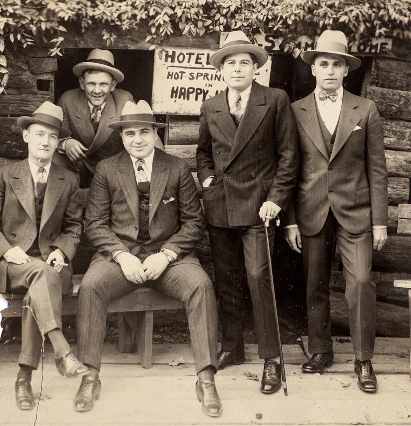 „Este foarte greu să-l compari pe Trump cu cineva; poate doar cu Nero sau Al Capone” 18942947