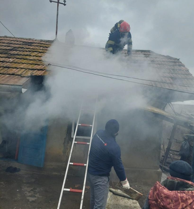 Rănit în incediu, după ce a încercat să aprindă focul cu benzină 18943016